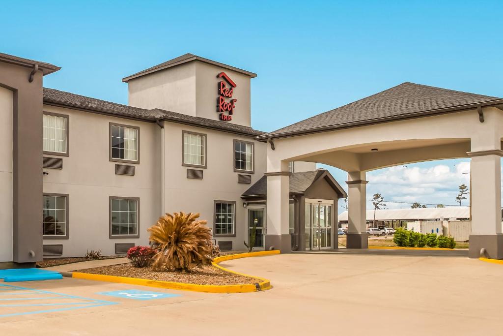 Red Roof Inn & Suites Lake Charles - main image