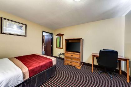 Econo Lodge Lake Charles University Area - image 14