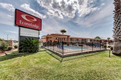 Econo Lodge Lake Charles University Area - image 15