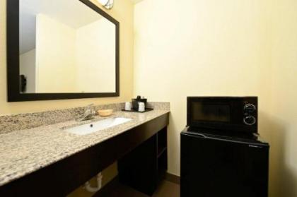 Americas Best Value Inn & Suites Lake Charles at I-210 Exit 11 - image 15