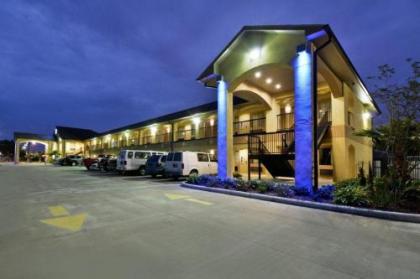 Americas Best Value Inn & Suites Lake Charles at I-210 Exit 11 - image 2