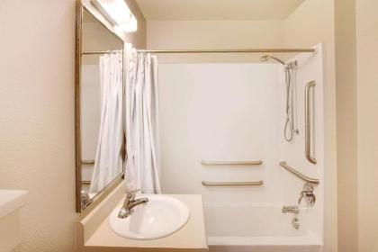 WoodSpring Suites Lake Charles - image 7