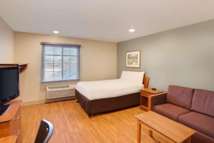 WoodSpring Suites Lake Charles - image 8