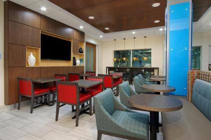 Holiday Inn Express & Suites Lake Charles South - image 11