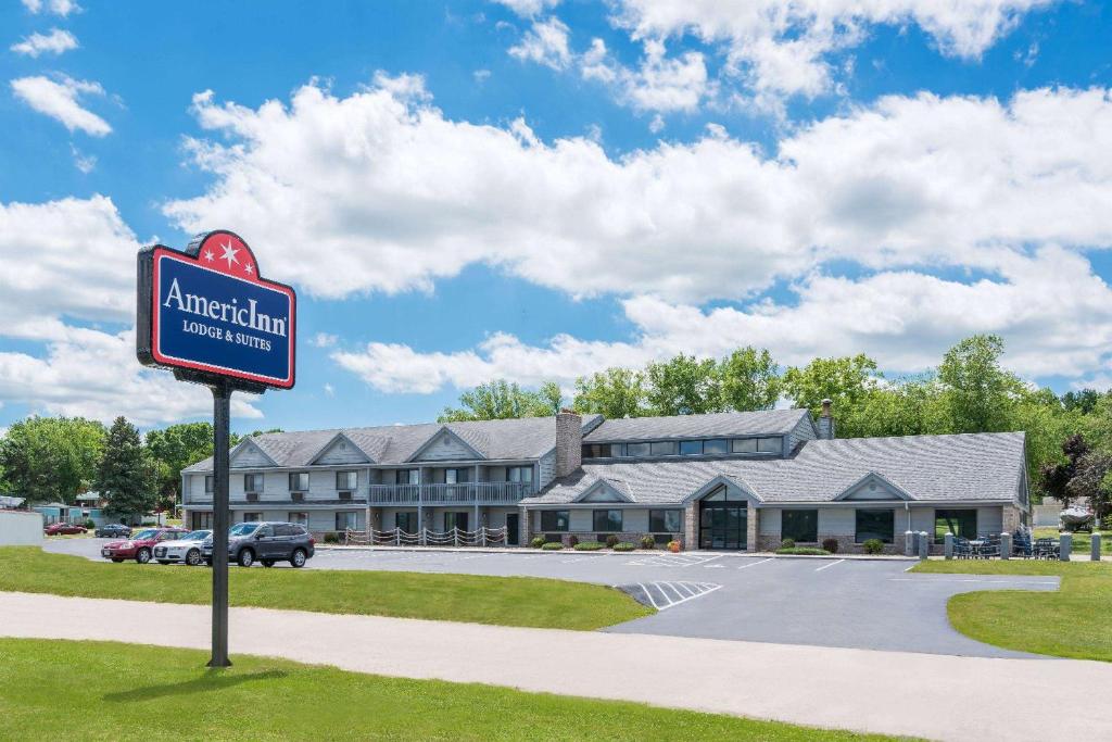 AmericInn by Wyndham Lake City - main image