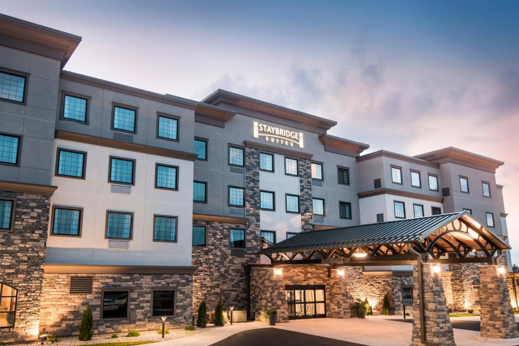 Staybridge Suites - Wisconsin Dells - Lake Delton an IHG Hotel - main image