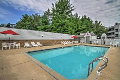 Waterfront Lake Delton Condo with Pool and Spa Access! - image 10