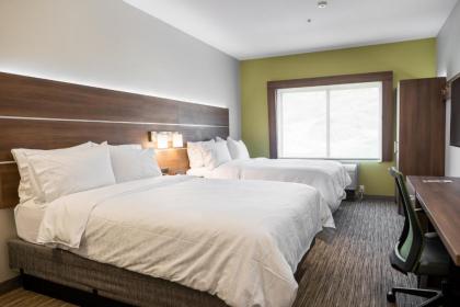 Holiday Inn Express & Suites - Lake Forest an IHG Hotel - image 11