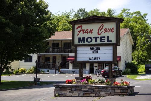 Fran Cove Motel - main image