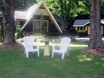 Amber Lantern two Bedroom Cottage Lake George