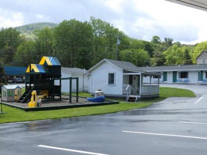 Brookside Motel & Cabins - image 4