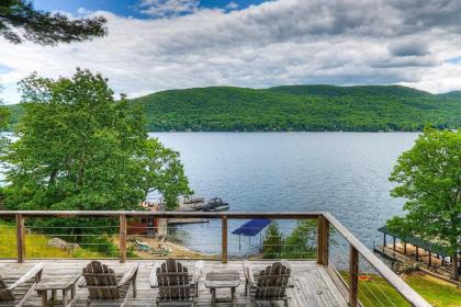 Waterfront Lake George Cabin Walk to Water New York