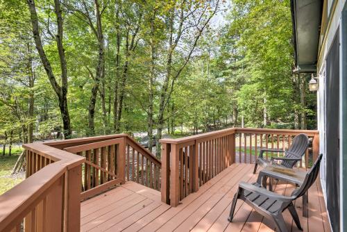 Cozy Lake Harmony Home with Deck - Between 2 Lakes! - image 5