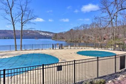 Poconos Townhome 100 Ft from Big Boulder Lake! - image 3