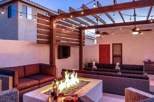 Pet Friendly - Amazing Yard - Heated Pool and Spa - Avenida Laredo - image 3