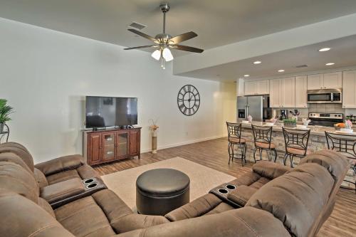 Modern Home - Walk to Lake Havasu and London Bridge! - main image