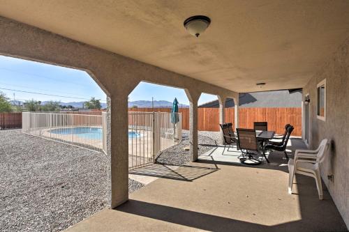 Home w and Patio about 10 Mins to Golf and Lake Havasu! - image 4