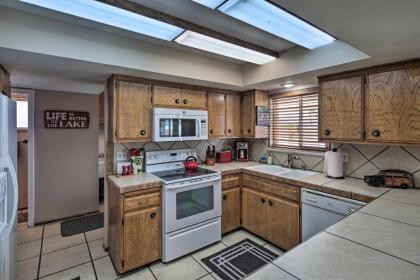 Pet-Friendly Modern Oasis with BBQ 2Mi to Lake Havasu - image 16