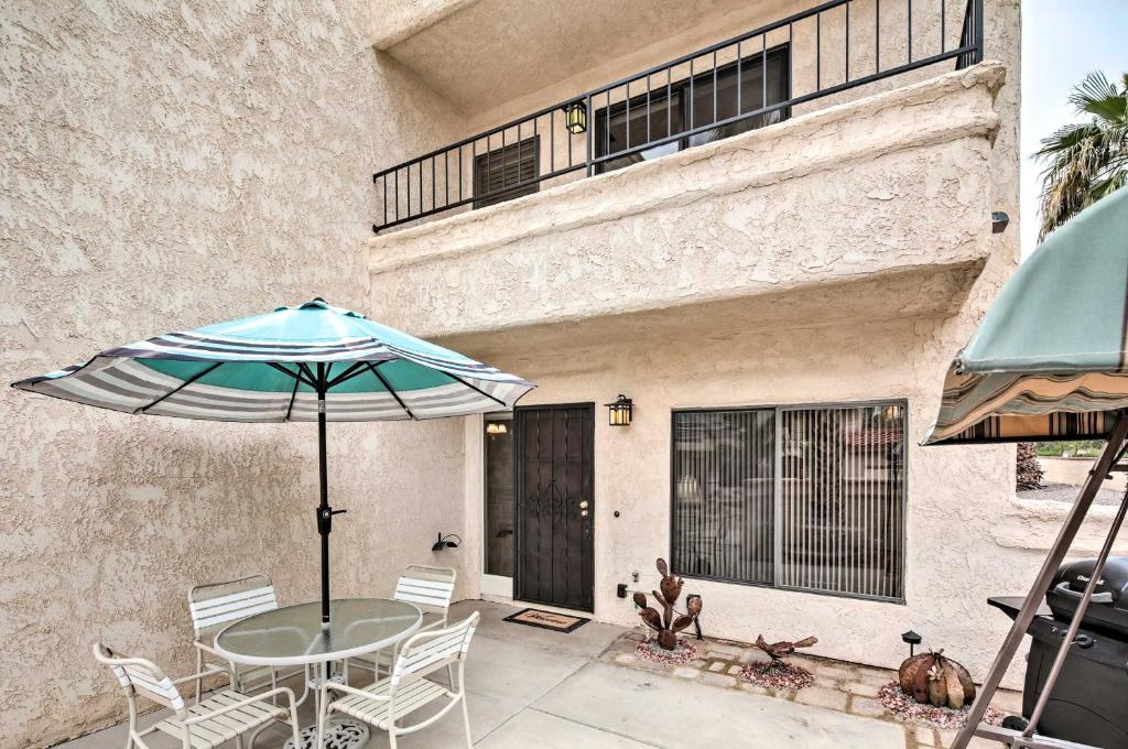 Townhome with Pool Access - 1 Mi to Crazy Horse! - main image