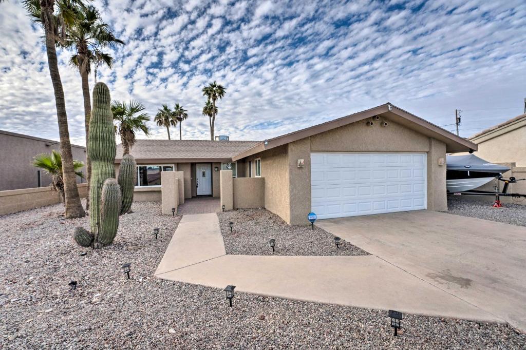 Upgraded Lake Havasu Oasis with Pool and Views! - image 3