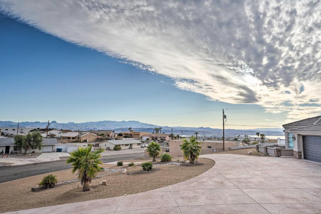 Upgraded Lake Havasu Oasis with Pool and Views! - image 5