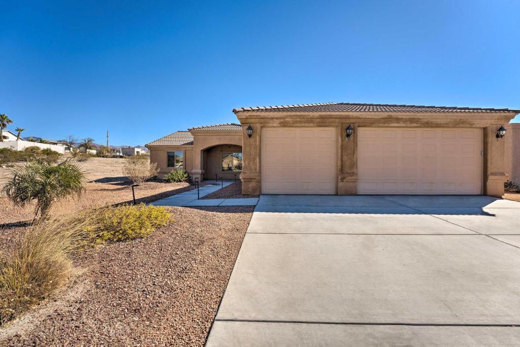 Lake Havasu Home with Brand New Backyard Oasis! - image 2