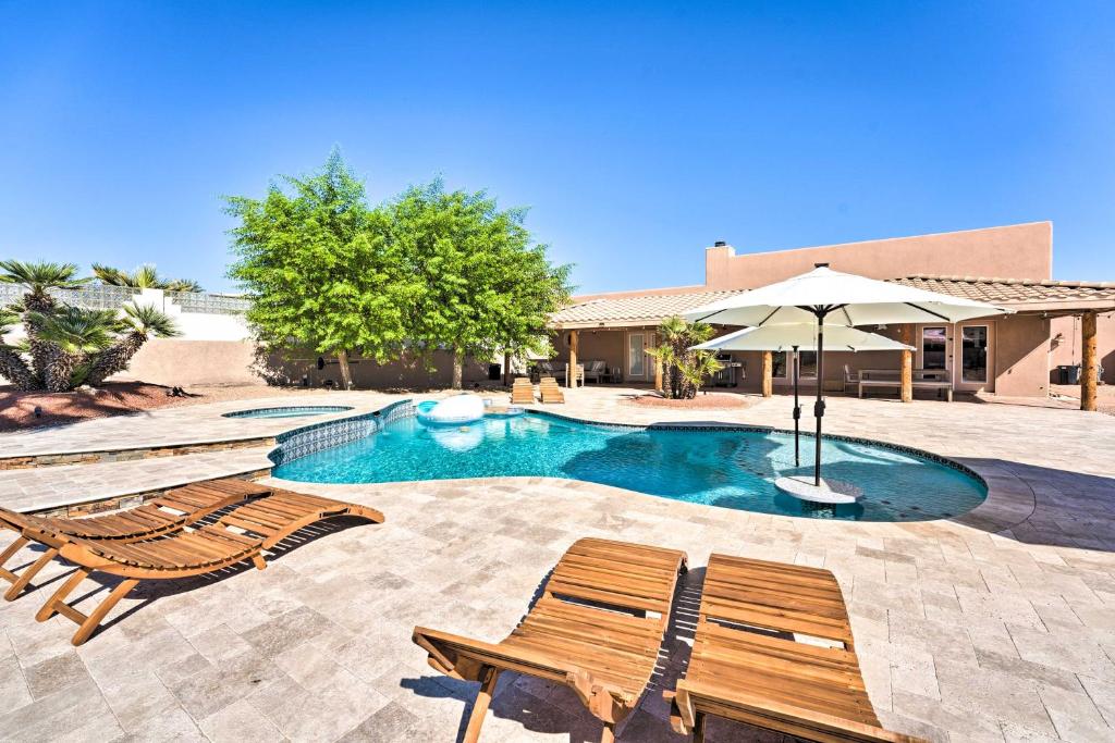 Luxurious Lake Havasu Retreat with Pool and Yard! - main image