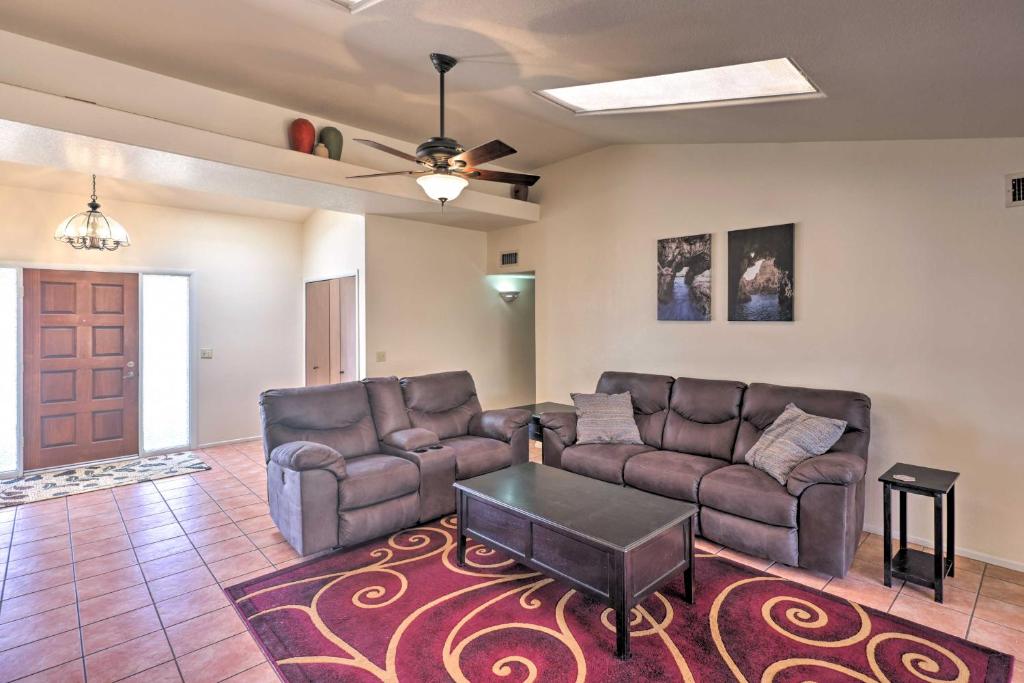 Spacious Abode with Yard 3 Mi to Lake Havasu! - image 3