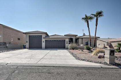 Modern Lake Havasu Oasis Putting Green and BBQ - image 2