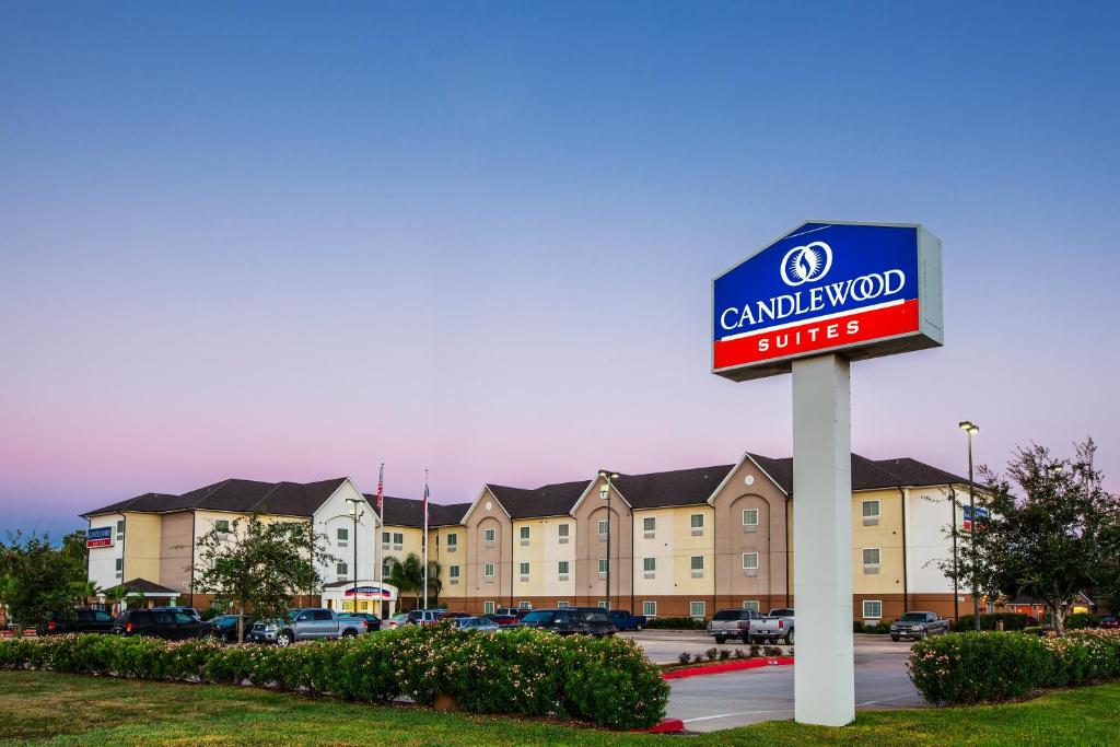 Candlewood Suites Lake Jackson an IHG Hotel - main image