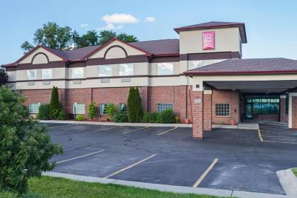 Red Roof Inn & Suites Lake Orion/Auburn Hills - image 8