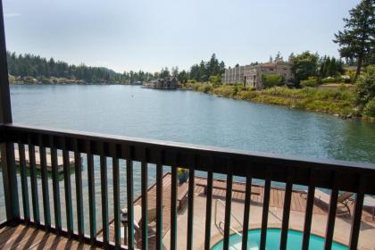 Lakeshore Inn - image 5