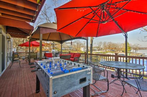 Bayview Lake House with Dock on Lake of the Ozarks - main image