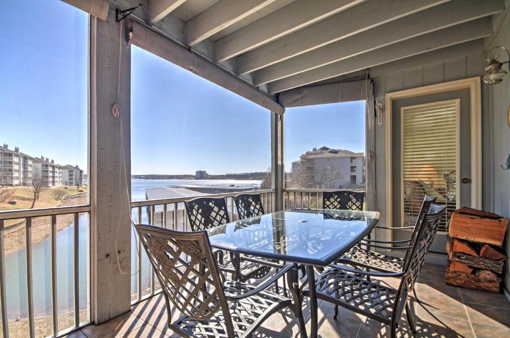 Luxe Lakeside Regatta Bay Getaway with Pool Access! - main image