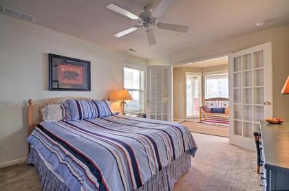 Luxe Lakeside Regatta Bay Getaway with Pool Access! - image 11