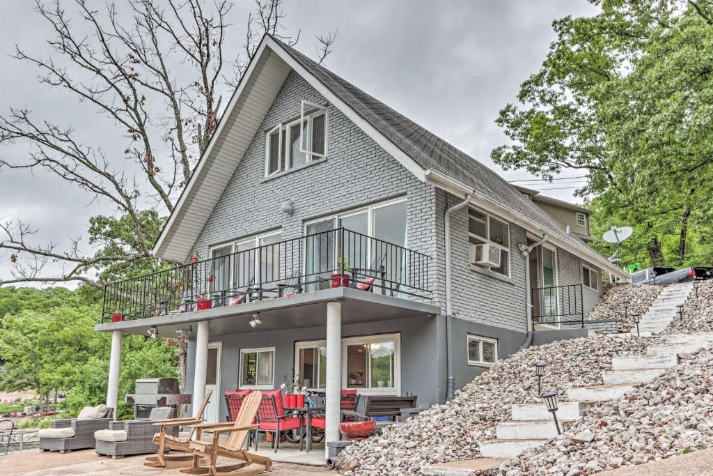 Serene Retreat with Sauna on Lake of the Ozarks - main image