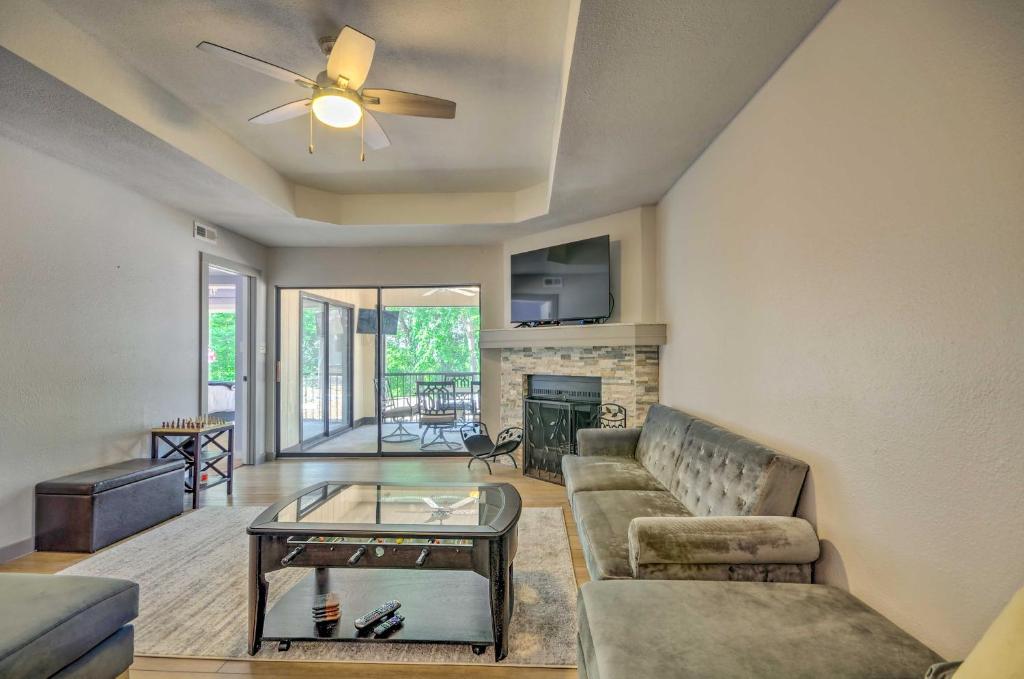 Modern Condo with Fire Pit 1 Mi to Lake Ozark! - image 6