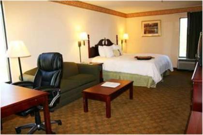 Hampton Inn Valdosta/Lake Park Area - image 11