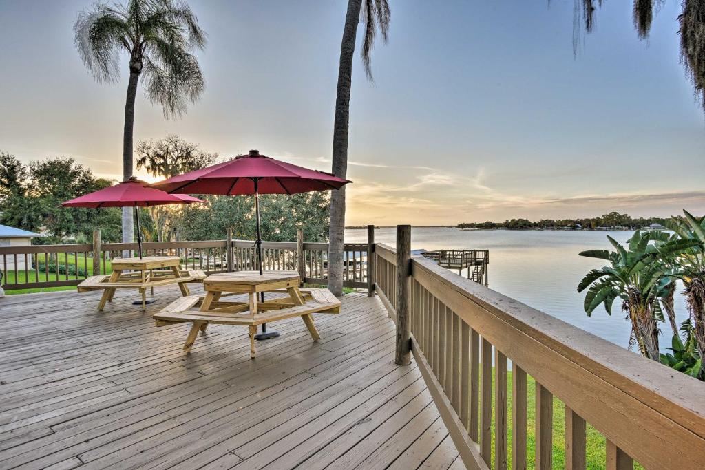 Waterfront Lake Placid Cottage with Private Boat Dock - image 3