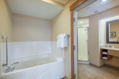 Crowne Plaza Lake Placid an IHG Hotel - image 3