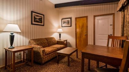 Best Western Adirondack Inn - image 4