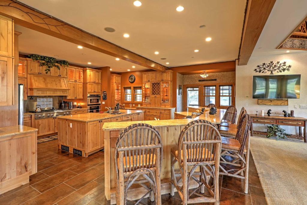 Luxury Lake Placid Home with Pool and Mountain Views! - image 3