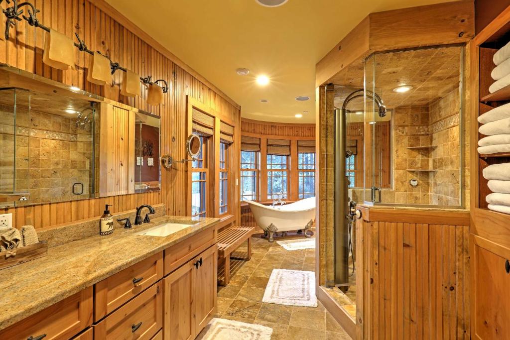 Luxury Lake Placid Home with Pool and Mountain Views! - image 4