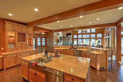 Luxury Lake Placid Home with Pool and Mountain Views! - image 8