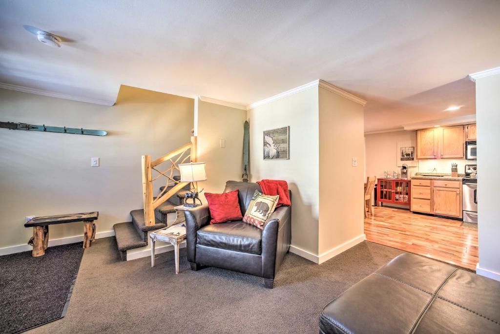 Cozy Condo by Mirror Lake and 1 Block to Dtwn! - image 5