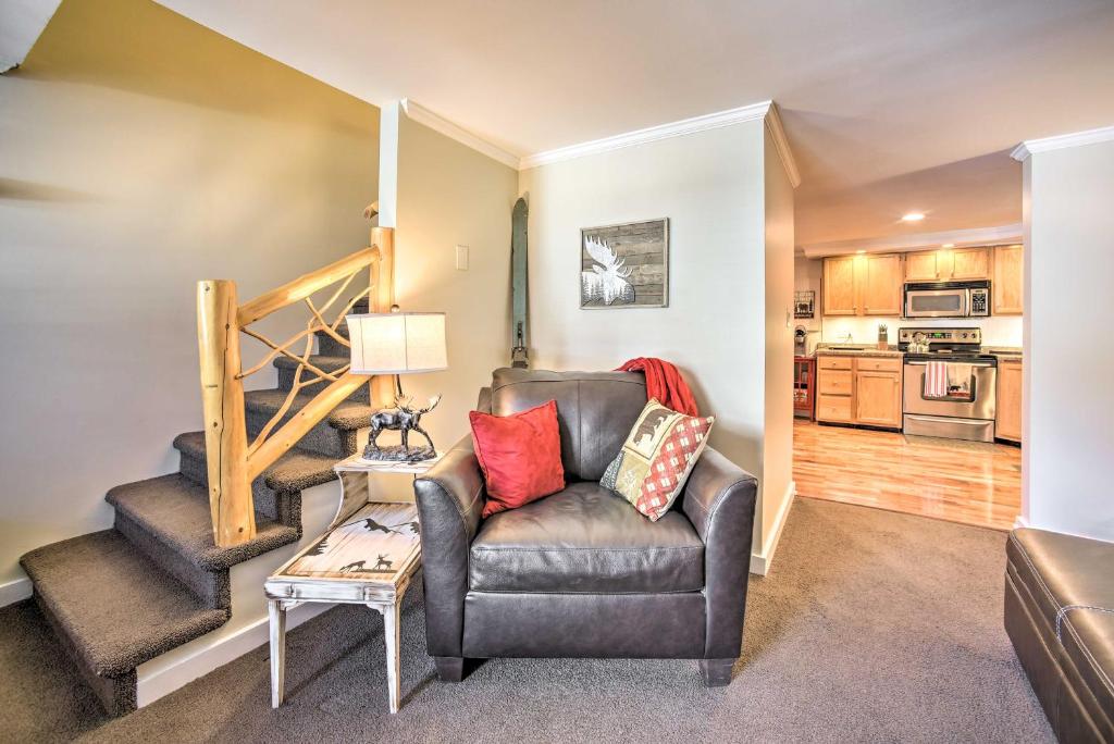 Cozy Condo by Mirror Lake and 1 Block to Dtwn! - image 6