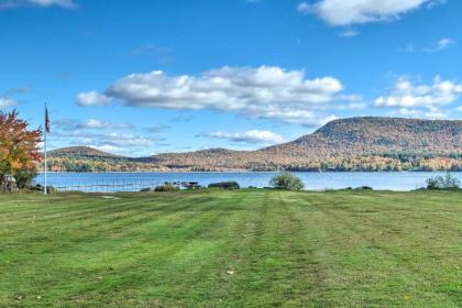 Lake Pleasant Cabin 3 Acres Kayaks and Beach! - image 2