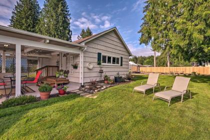 Charming Updated Studio Walk to Lake Stevens - image 4