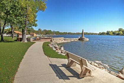 Waterfront Black Hawk Home Game Room and Boat Dock! - image 7