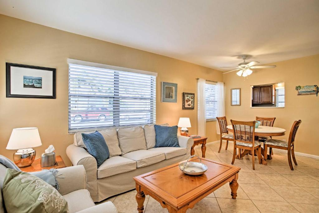 Charming 2BR Lake Worth Condo Steps from the Water - main image